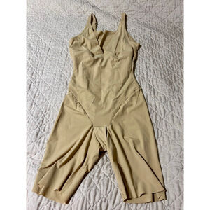 Flexees by Maidenform Women’s Shapewear Your Own Bra S Beige #2556